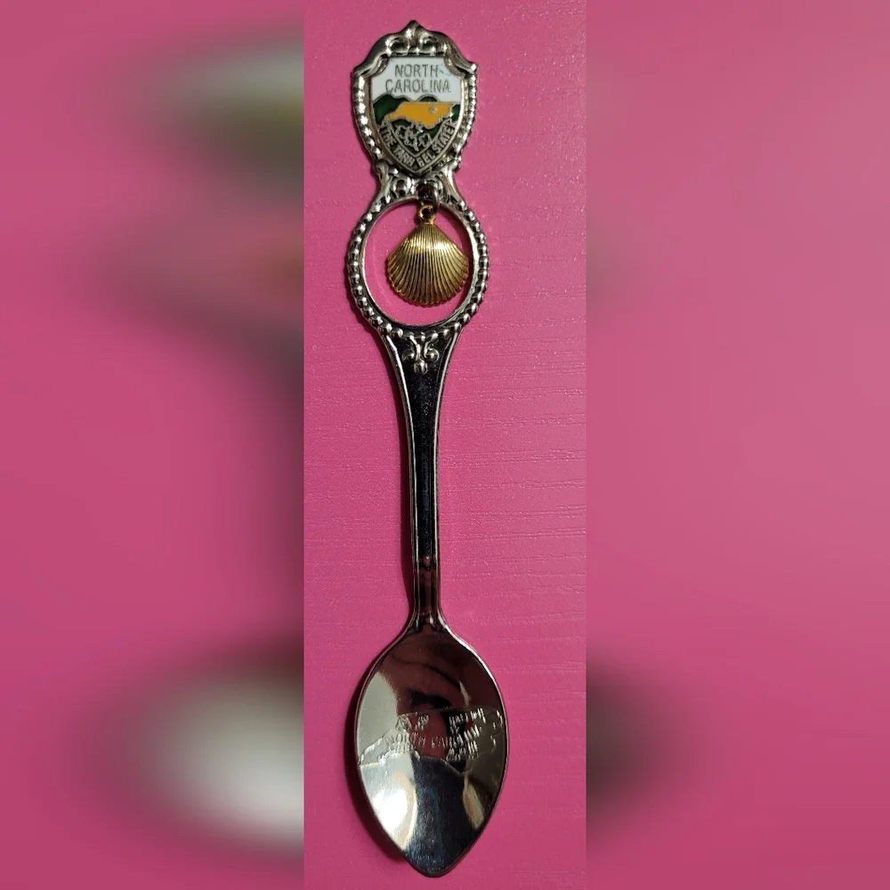 N/A souvenir spoons